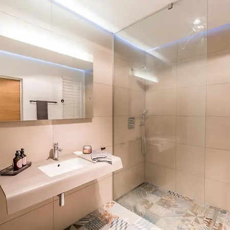 Luxurious By The Marina * Wrocław